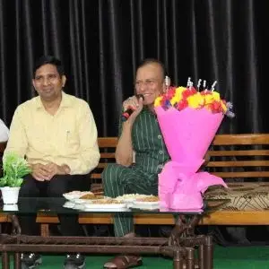 Jadugar-Samrat-Sankar-The-Coat-300x300